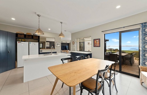 Kawaha Point House | "Taha Moana" Step out the door onto the lake front