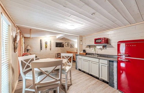 North Carolina Coast House | Tahiti at Island Breeze of CB Unique stay Design