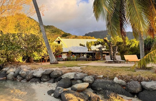 Cook's Bay Villa | Tahiti beach house, beachfront wooden villa on tilts, under trade winds, Moorea