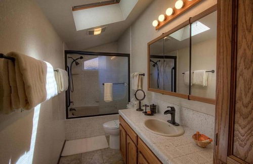 Al Tahoe House | Tahoe Acres by Lake Tahoe Accommodations