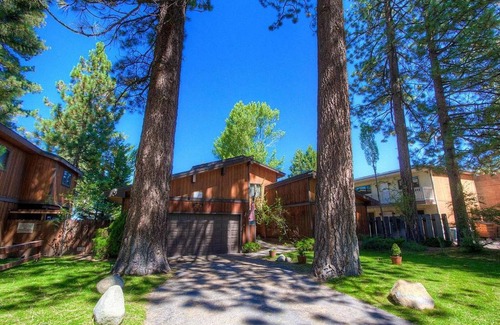 Al Tahoe House | Tahoe Acres by Lake Tahoe Accommodations