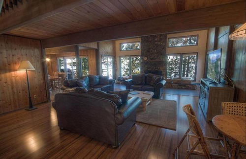 Al Tahoe House | Tahoe Acres by Lake Tahoe Accommodations