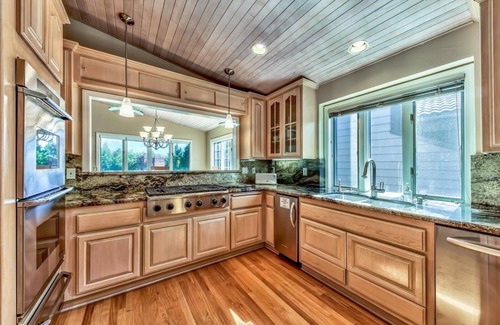 Tahoe Keys House | Tahoe Keys Breeze - Ski Lease, On Water w/Boat Dock, Hot Tub