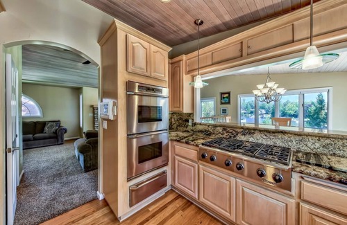 Tahoe Keys House | Tahoe Keys Breeze - Ski Lease, On Water w/Boat Dock, Hot Tub