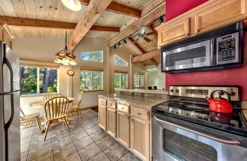 Tahoe Keys House | Tahoe Keys Traditions - Hot Tub, BBQ, Pet Friendly