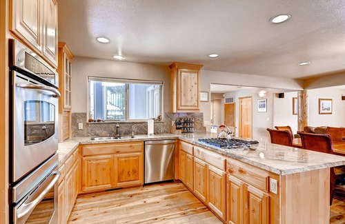 Tahoe Keys House | Tahoe Keys Villa - Pool Table, Sauna, Dock, Hot Tub, A/C