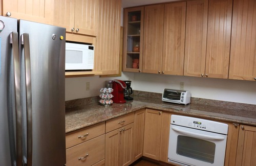Sunnyside Cabin | Tahoe Park 4 BR 3 BA, lakeside of highway, hot tub, dog ok, NO SKI LEASE