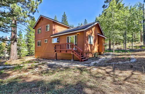 Country Club Estates House | Tahoe Pines Retreat-Perfect for ski getaways, summer retreats, & extended stays!