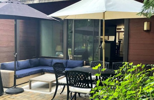 Tahoe Tavern House | Tahoe Tavern - 10 Minutes to Palisades Tahoe & Walk to Town!