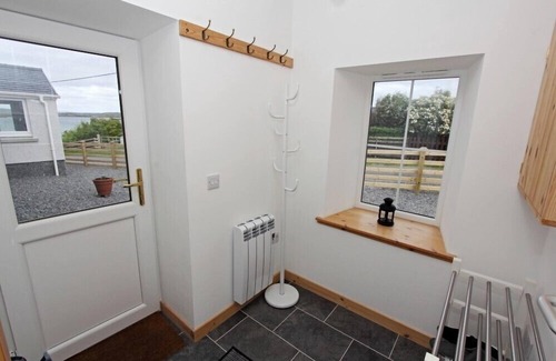 Ardroil Cottage | TAIGH EACHAINN, pet friendly, with open fire in Timsgearraidh