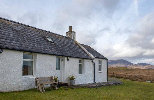 Staffin House | Taigh Mhurdaidh by Interhome