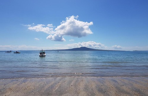 Takapuna House | Takapuna Beach Accommodation