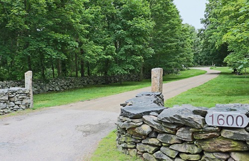Saunderstown House | Take a 3 day Luxury stay in New England