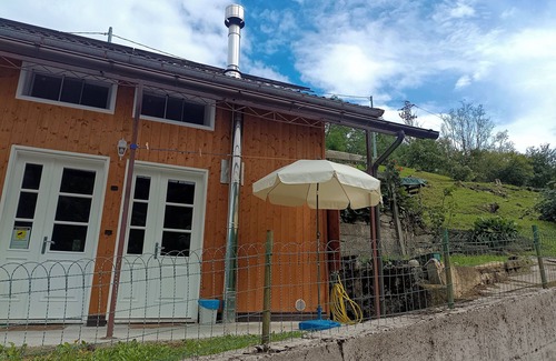 Alpago Cabin | Take a break at this cozy lodge by Lake St. Cross Bl.