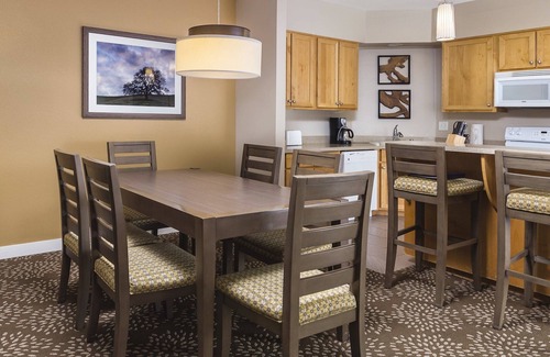 Windsor Resort | Take in the beautiful and distinctive wine country!