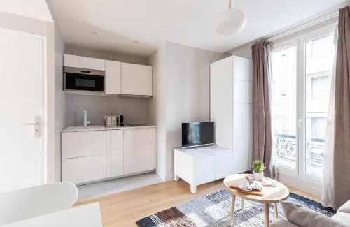 Parc-de-Montsouris Apartment | Take It Easy in This Stylish Architect Flat