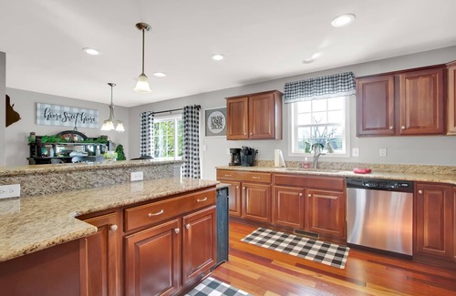 Fairfield House | Tall Haven in Historic Fairfield, PA- 2.5 Miles from Liberty Mountain- Sleeps 8