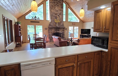 Swanton House | Tall Pines- 5-bedroom with hot tub and dock slip!