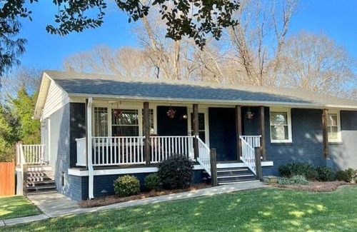 Harrisburg House | Talladega Nights — Race to nearby Nascar/ZMax/CLT!