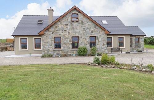 Belmullet House | TALLAGH ROAD, pet friendly, with open fire in Belmullet, County Mayo