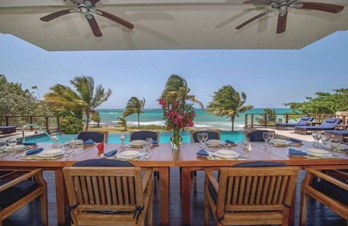 Silver Sands Villa | Tallawah 7-BEACHFRONT! FAMILIES WELCOME! STAFFED! INFINITY POOL! SECURITY