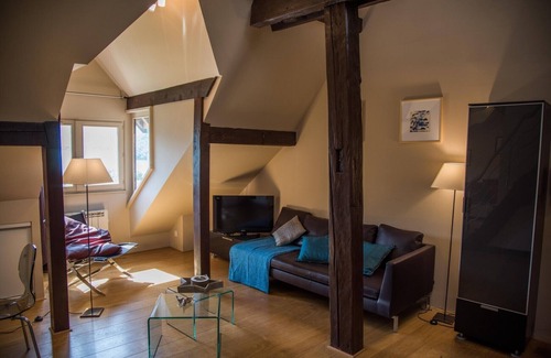 Talloires-Montmin Apartment | TALLOIRES village - Le Loft du Manoir avec vue lac