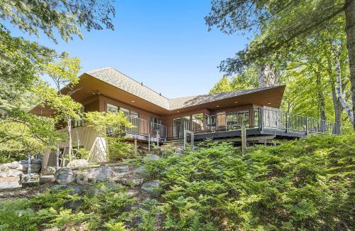 Harbor Springs House | Tally-Sun on the Bluff