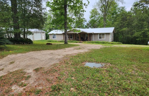 Telogia House | Talquin Lake House W/Dock 3 bedroom with office/gym