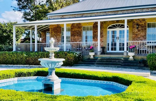 Northern Tasmania House | Tamar Valley Wine Route - Pointe Rapidé Estate & Vineyard.nSerenade your Soul.