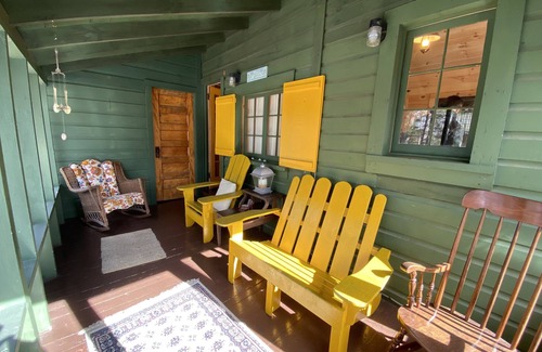 Paradox Cabin | (Tamarack) Charming Seasonal Cabin Steps To The Beach