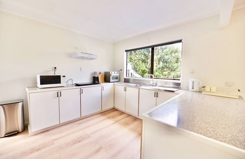 Coopers Beach Apartment | Tamarillo Bach - Your Relaxing Beach Escape in Coopers Beach