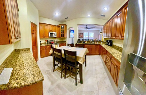 Lake Magdalene House | Tampa Bay Perfect location for a safe vacation! 5 bedrooms, ,3.5 bath ,sleeps14