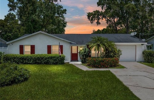 Plant City House | Tampa Disney Beaches 2 mins to I4