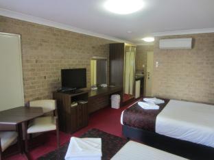 South Tamworth Hotel | Tamworth Motor Inn & Cabins