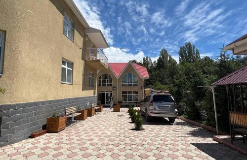 Cholpon-Ata House | Tan Nuru Guest House Гостевой Дом Тан Нуру