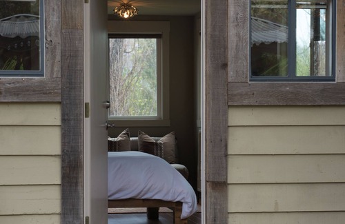 Healdsburg House | TandaTula, Wine Country Sanctuary with Pool, Hot Tub, Bocce, Fire Pits and More!