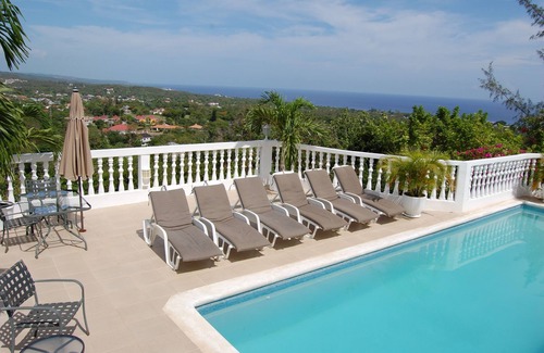 Runaway Bay Villa | Tangerine Villa, Exclusive With Full Staff, Members Beach, Fabulous Ocean Views