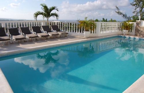 Runaway Bay Villa | Tangerine Villa, Exclusive With Full Staff, Members Beach, Fabulous Ocean Views