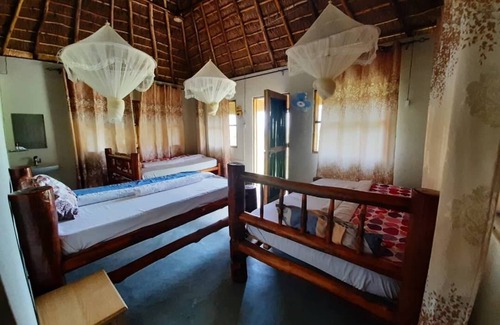 Pakwach Cabin | Tangi Safaris Lodge