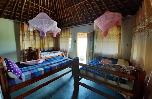 Pakwach Cabin | Tangi Safaris Lodge