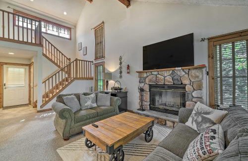 Tannersville House | Tannersville Townhome, Near Camelback Mtn!