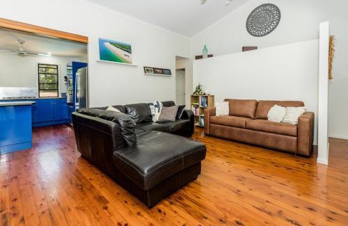 Tannum Sands House | Tannum Tides - Sleeps 8 with Pool & Boat Parking
