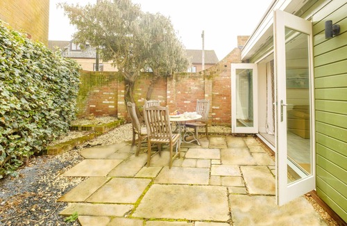 Martlesham Heath Cottage | Tanyard House - sleeps 6 guests in 3 bedrooms