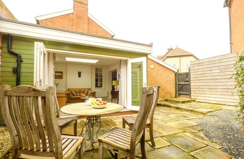Martlesham Heath Cottage | Tanyard House - sleeps 6 guests in 3 bedrooms