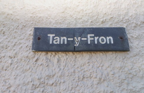 Bryngwran Cottage | TANYFRON HOLIDAY STUDIO, romantic, with open fire in Gwalchmai