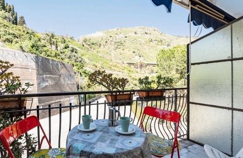 Spisone Apartment | Taormina Comfy Apt - a few steps from the Beach