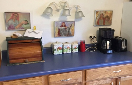 Deersville Cottage | Tappan Lake Area: Sunny, peaceful Cottage with Fishing Pond on 13 Gorgeous Acres