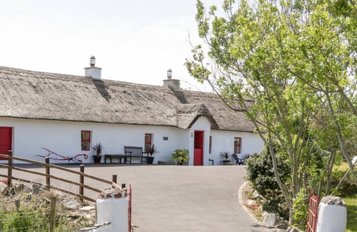 Lettermacaward Cottage | TAR AR AIS, pet friendly in Lettermacaward, County Donegal