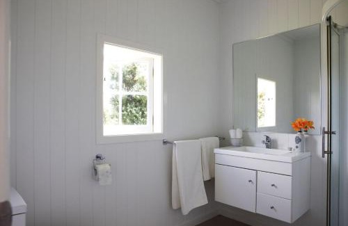 Pataua North Ski Chalet | Tara at Tahi - cosy cottage surrounded by nature