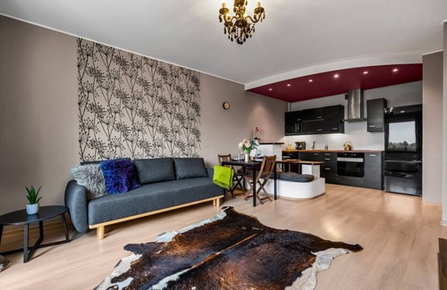 Praga Polnoc Apartment | Targówek Apartment - Parking, Balcony, Train nearby by Rentujemy